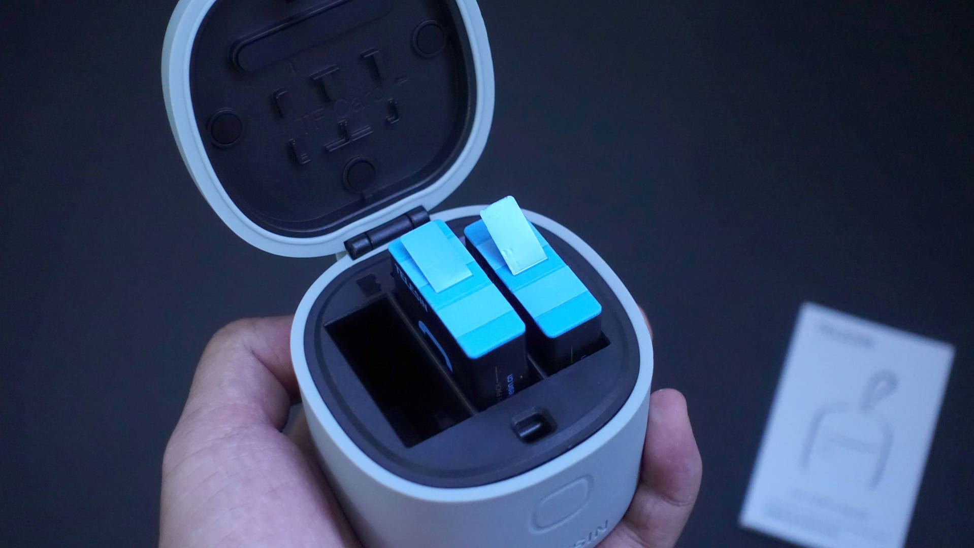 泰迅TELESIN充电盒体验：有了它家中的狗破再也不怕断电了