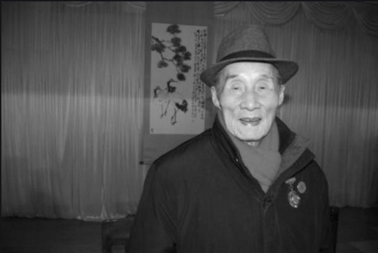 老农回家种地，49年后才知自己炸死过日本中将，