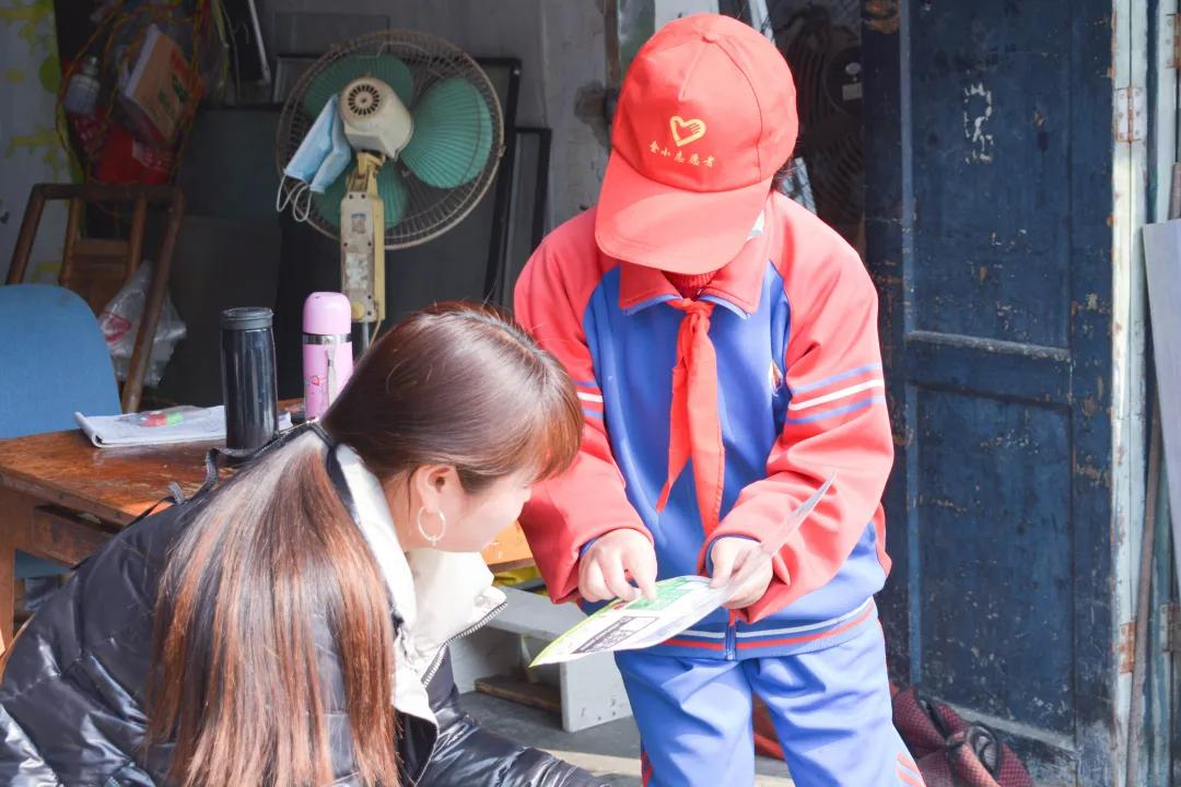 成都市双流区金桥小学开展学雷锋志愿服务活动