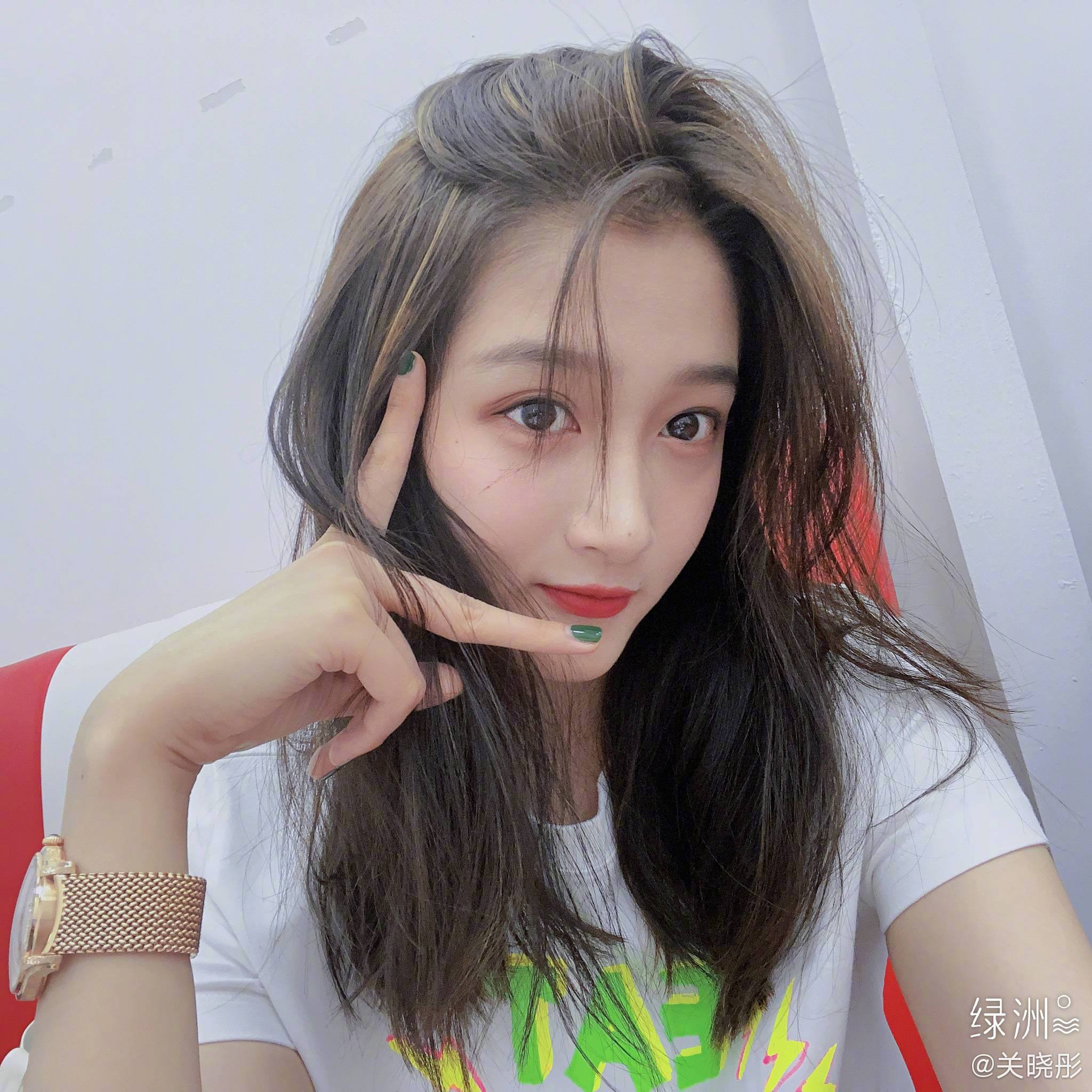 当关晓彤节目中被提到和鹿晗结婚，谁注意到何