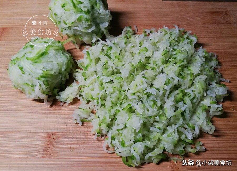 图片[8]-一个萝卜 2个鸡蛋 不用发面 教你这样做馅饼 营养又味美-起舞食谱网