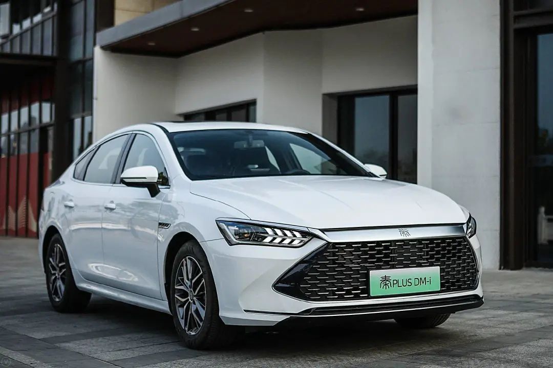 纯电AION S和插电秦PLUS DM-i你选谁？
