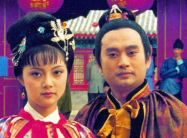 《红楼梦》里的薛蟠，不呆也不傻，遇见她才真