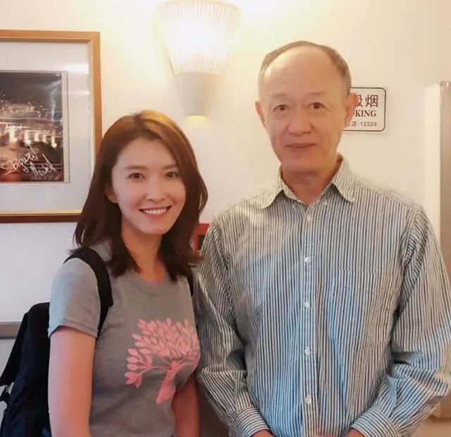 他57岁时娶自己学生，60岁喜得双胞胎，娇妻平时都爱叫他爸爸