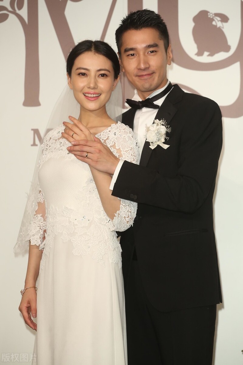赵又廷的璀璨情史，5任女友全是绝色美人，娶大5岁国民女神获幸福
