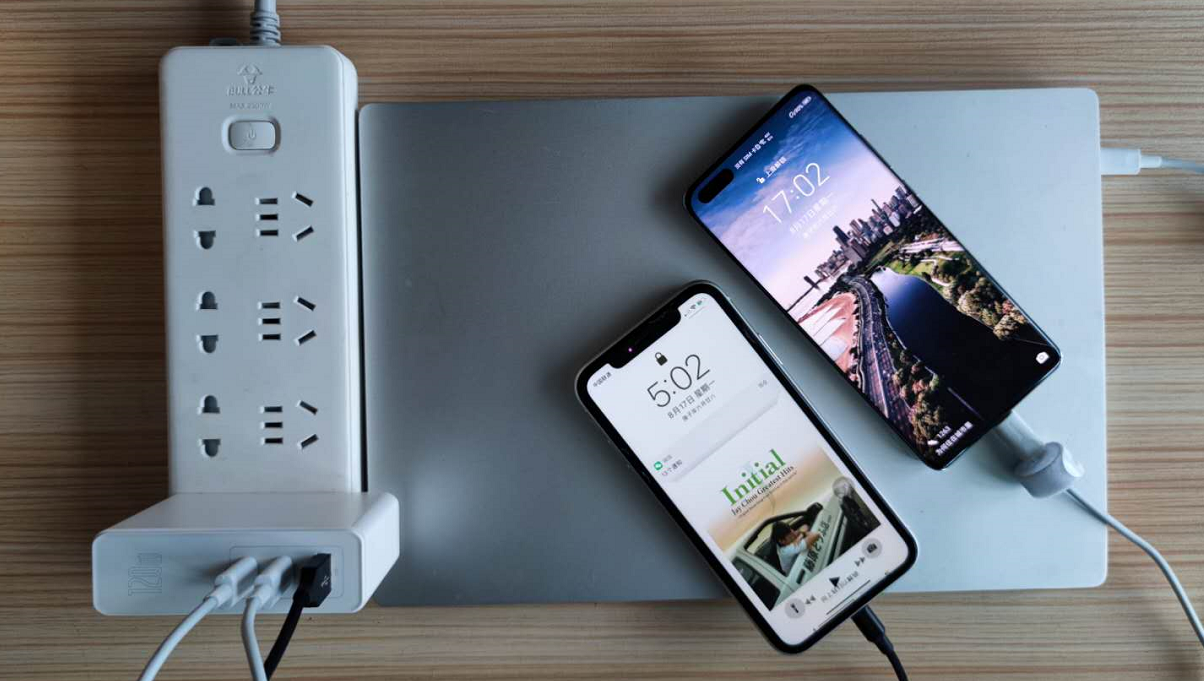 倍思氮化鎵黑科技，同時充兩部電腦的充電器你見過嗎？