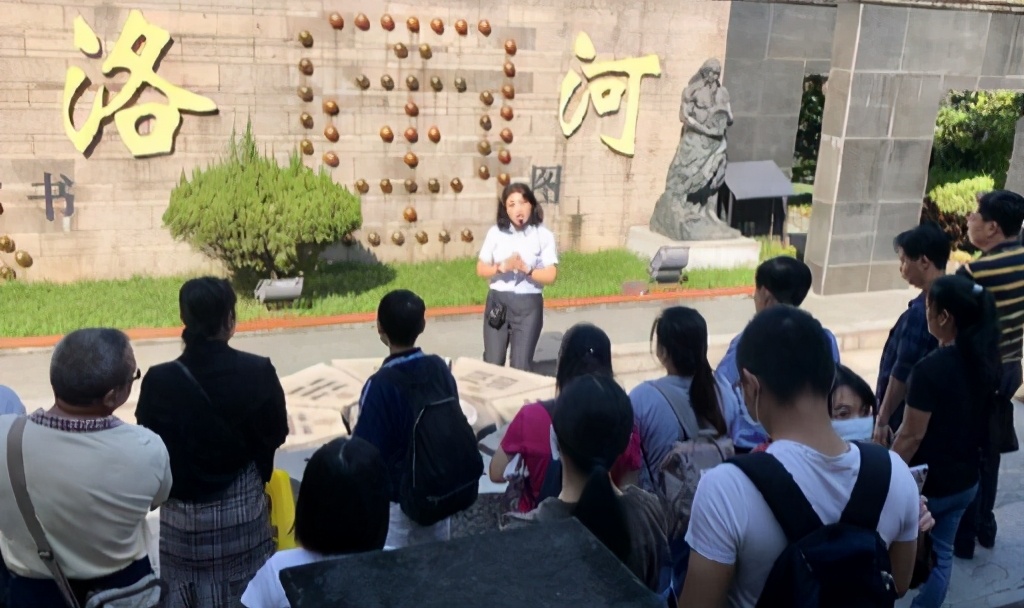 "商鉴会"走进神农草堂中医药博物馆，开展特色药用植物学习活动