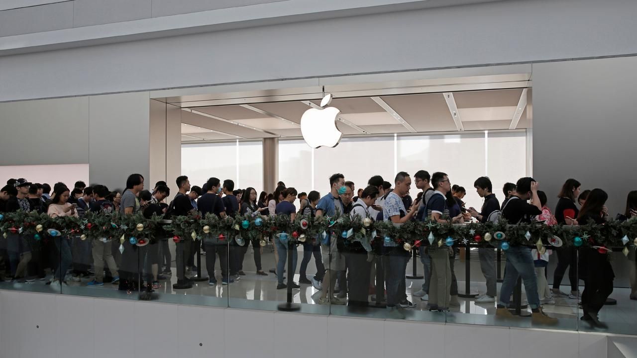 2020第四季度，小米手机出货量跃升全球第三，华为大跌40%