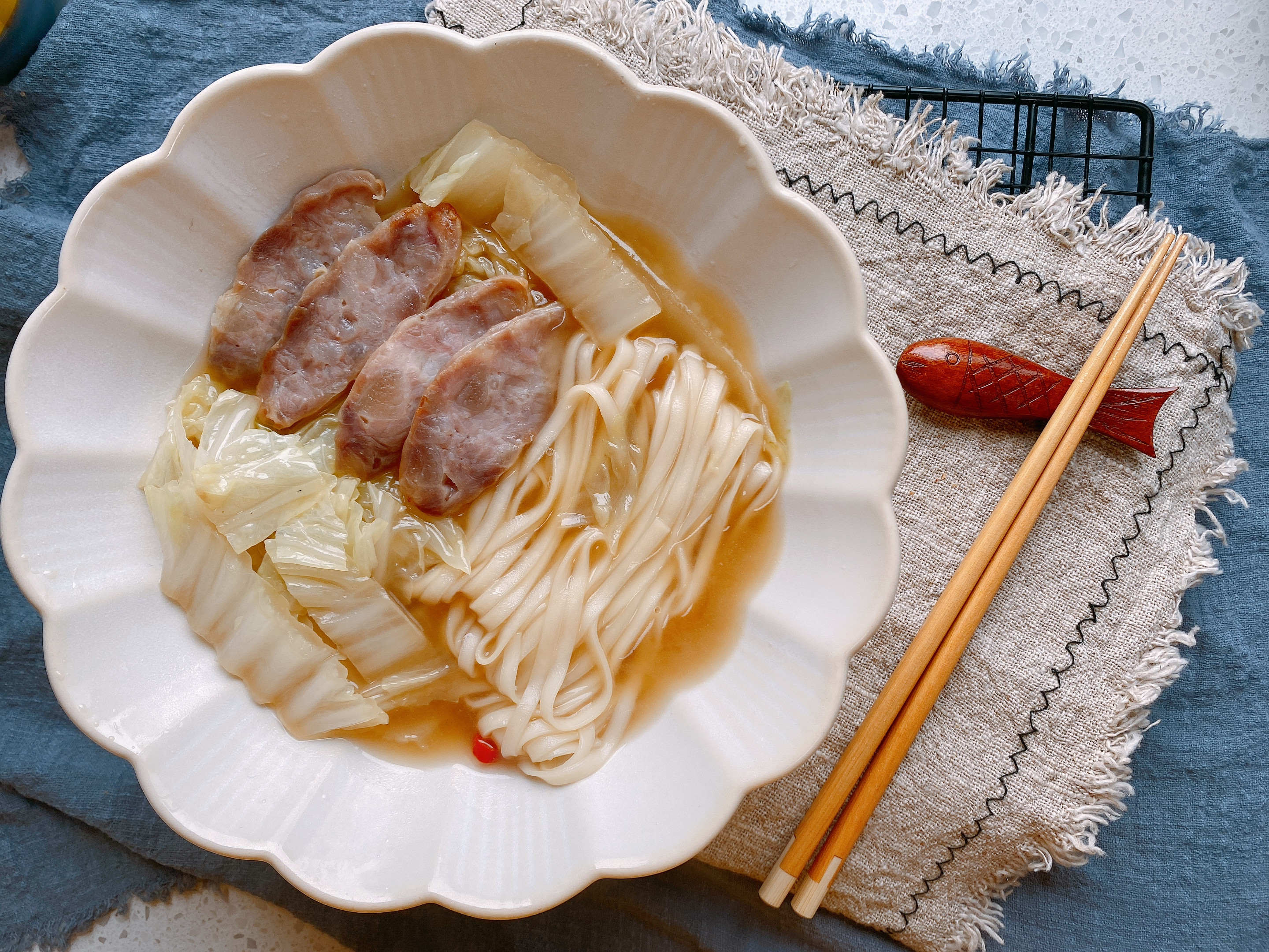 下雪天來一碗熱騰騰的湯麵，5種做法，10分鐘搞定，簡單有營養