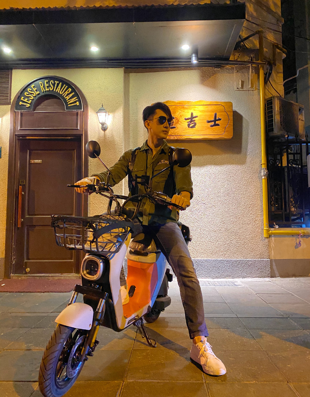 Wu Zun takes a wife to attend homecoming to bask in close according to, one contrast discovers: Middleaged grow stout has many general