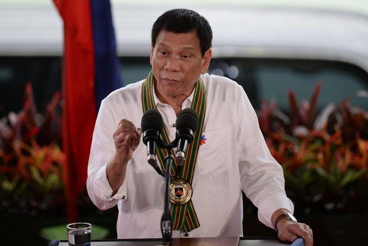 菲律賓軍方和總統唱反調，對中國放狠話威脅，杜特爾特緊急表態