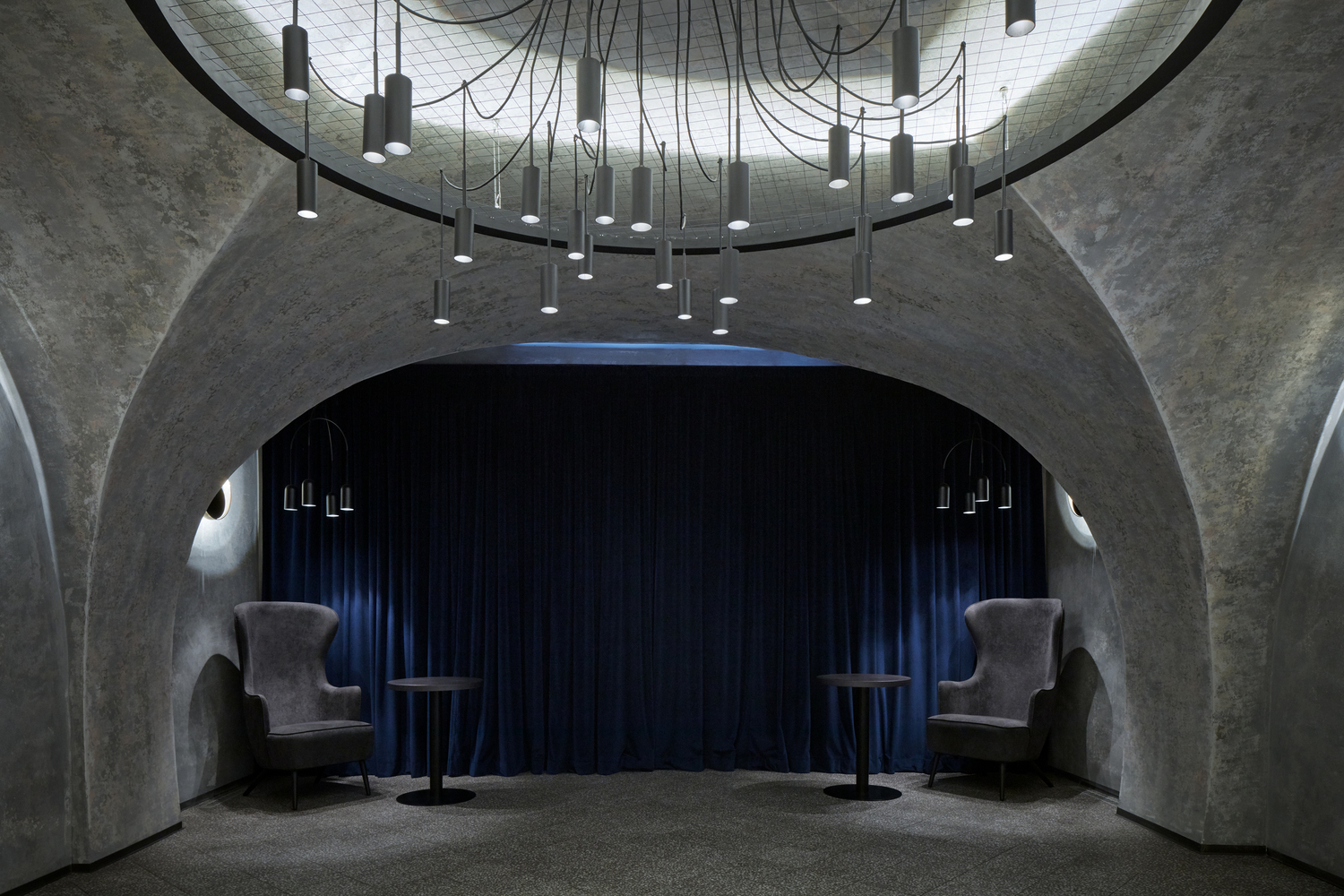 酒吧夜店俱樂部設計，精美的燈飾營造出別樣的空間氛圍