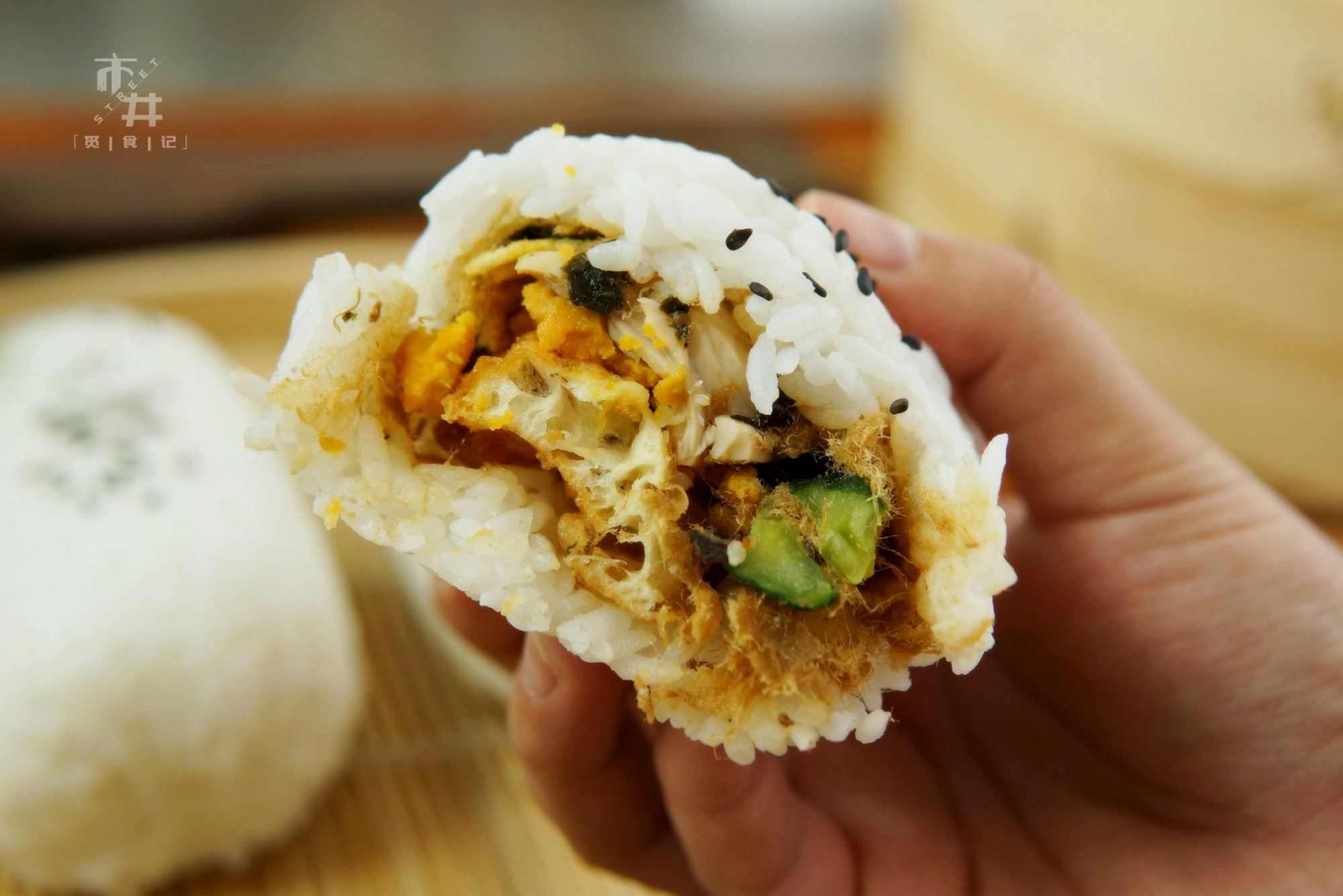 学会这早餐，家里的米都不够吃了，上班上学拿一个就走，营养好吃