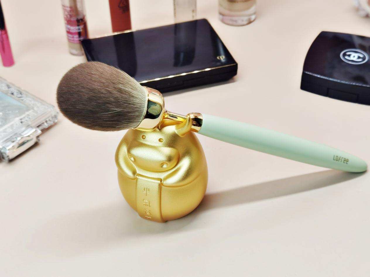 Does the Spring Festival deliver goods time -- is your Valentine's Day gift excuse me ready not? 