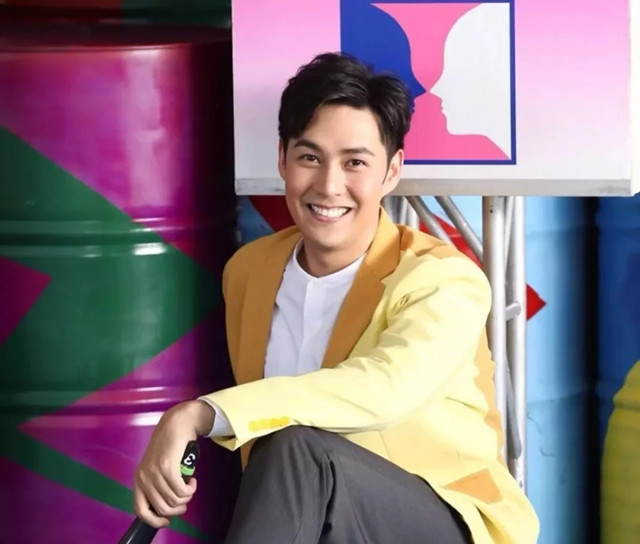 男星受疫情影响而失业，送外卖赚奶粉钱，称：我觉得不丢人