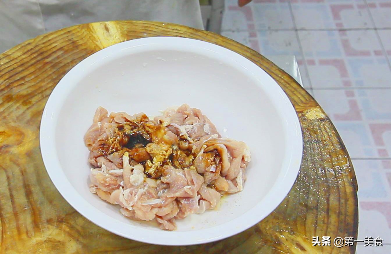 图片[3]-经典四川名菜锅巴肉片这样做 酥香中带着肉片的嫩滑 家人都爱-起舞食谱网