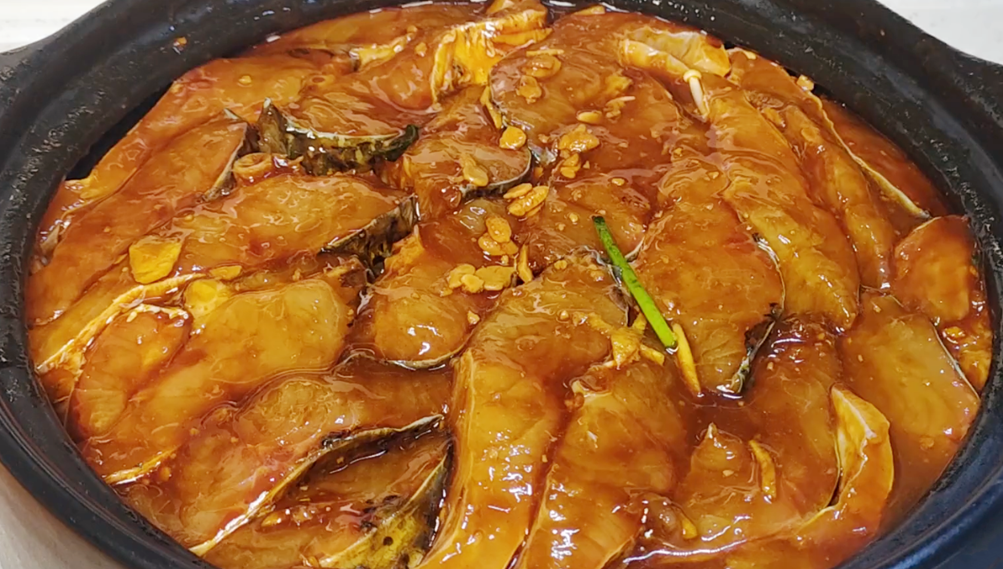 冬天要多吃魚，學會懶人做法，鮮香嫩滑味道足，出鍋就是大硬菜