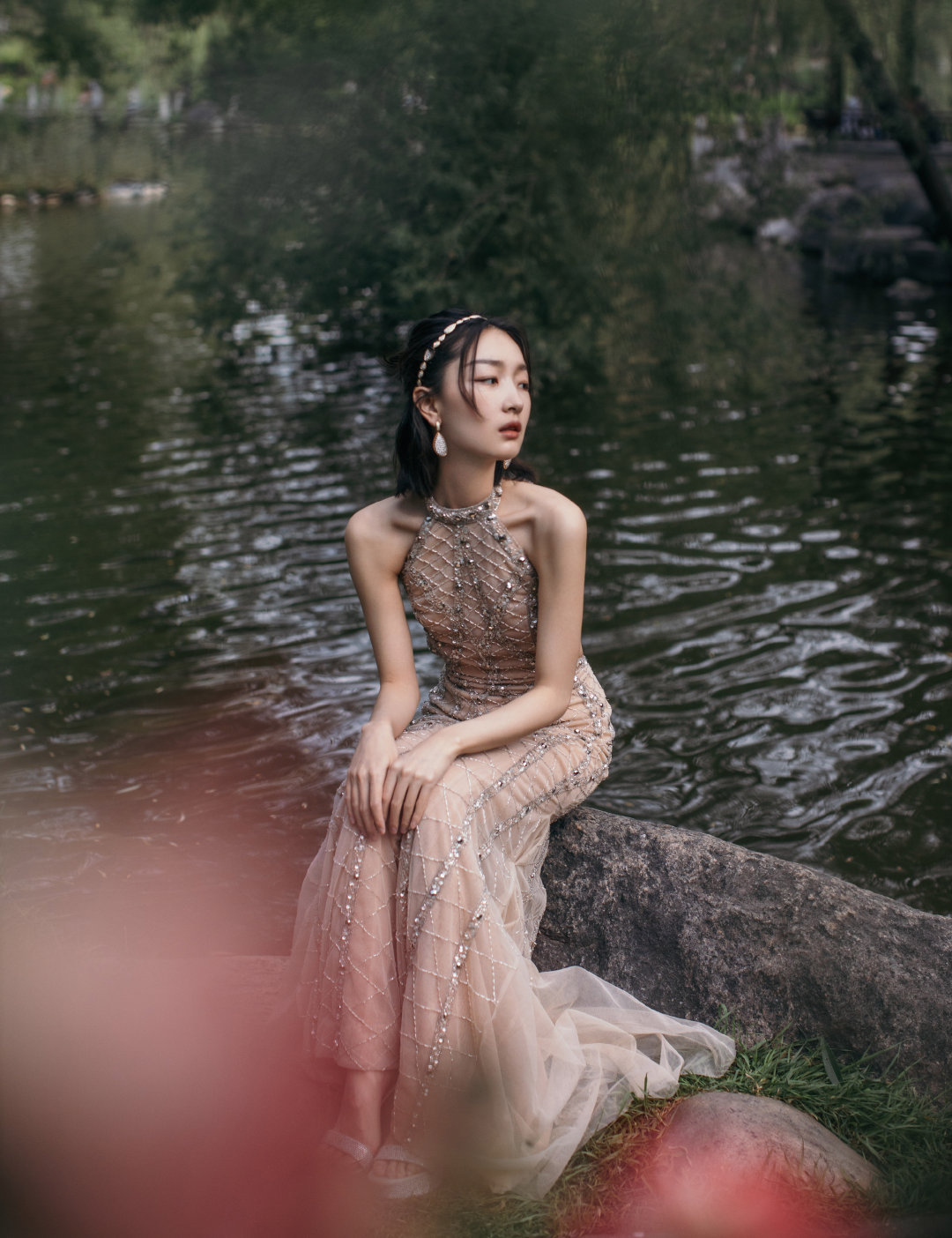 Dongyu Zhou nude halter dress is super beautiful - iMedia