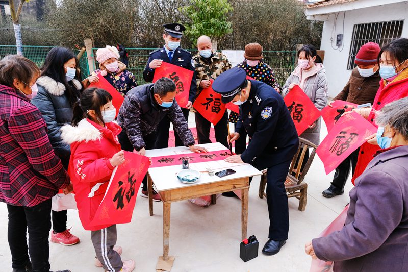 写春联 送祝福（组图）