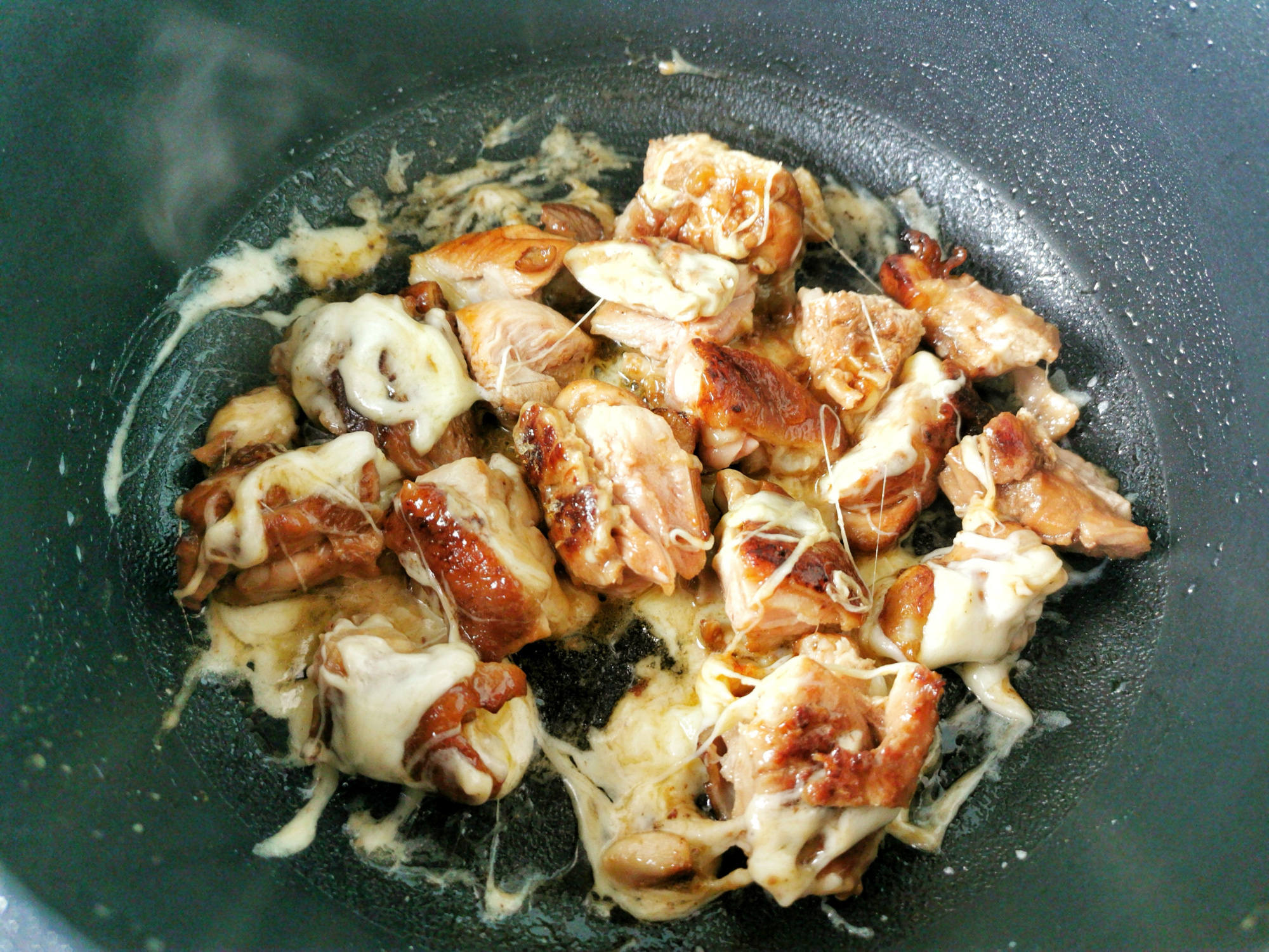 網紅芝士脆皮雞，一口平底鍋就搞定，鹹香酥脆，學會不用點外賣了