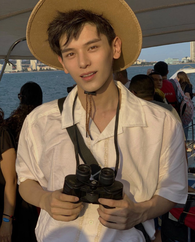 挑一句喜欢的文案送给自己吧