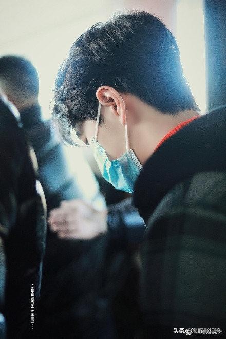 Wang Yibo shows a body CCTV spring late couplet discharges the spot! 