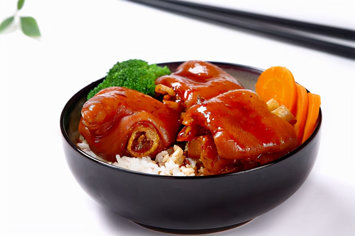 The production of Longjiang pork knuckle rice iMedia