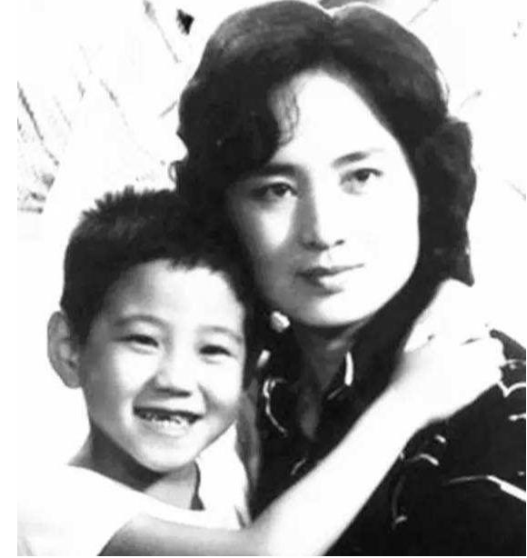 坎坷张金玲：电影遭禁演，为爱忍痛息影却换来离婚，如今怎么样了