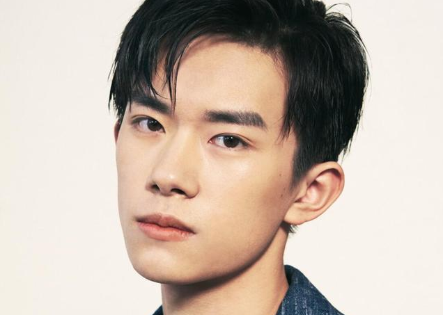 “以前嫌他丑，如今追成狗”男明星，千璽上榜，最后一位堪比整容