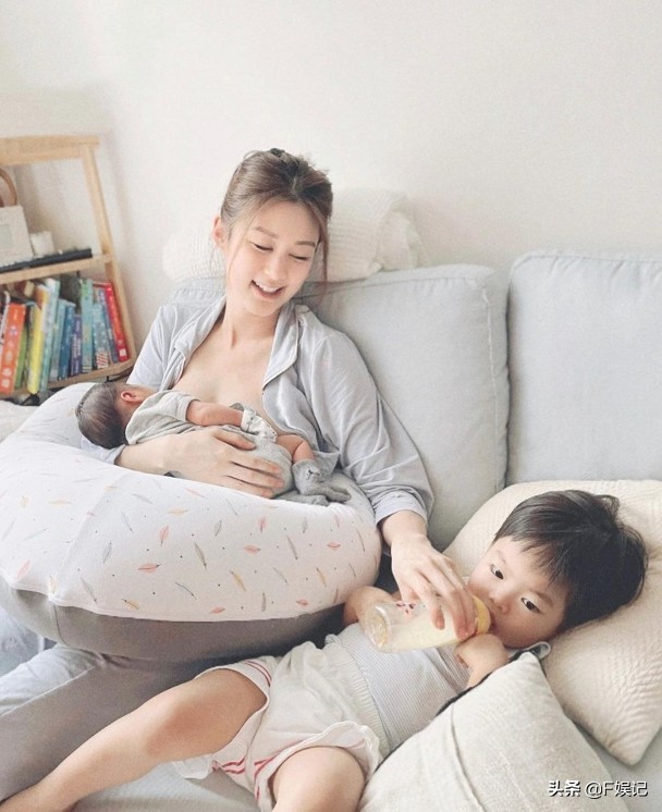 TVB花旦岑麗香宣布誕下二胎兒子夫妻倆同時分享與小兒子的合影