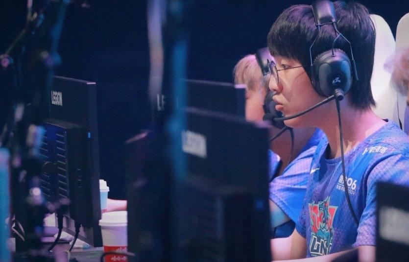 The world runnerup is out!LNG defeated SN 32 in the first round of