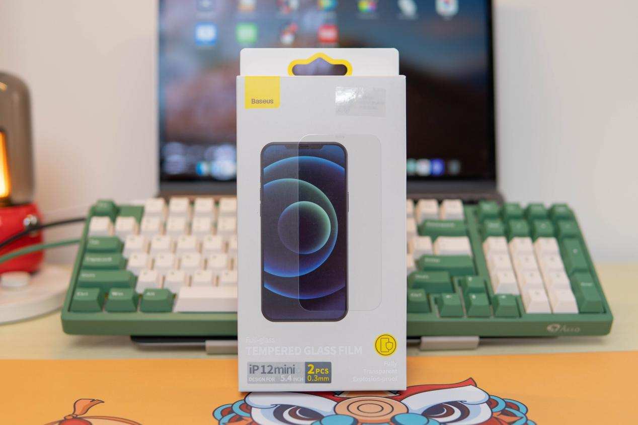 为手机屏幕保驾护航，倍思iPhone12系列超瓷晶钢化膜