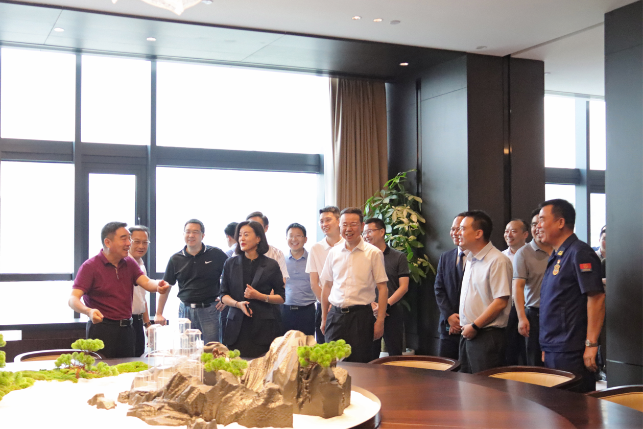 热烈欢迎巴南区各界领导莅临重庆融汇半岛酒店调研