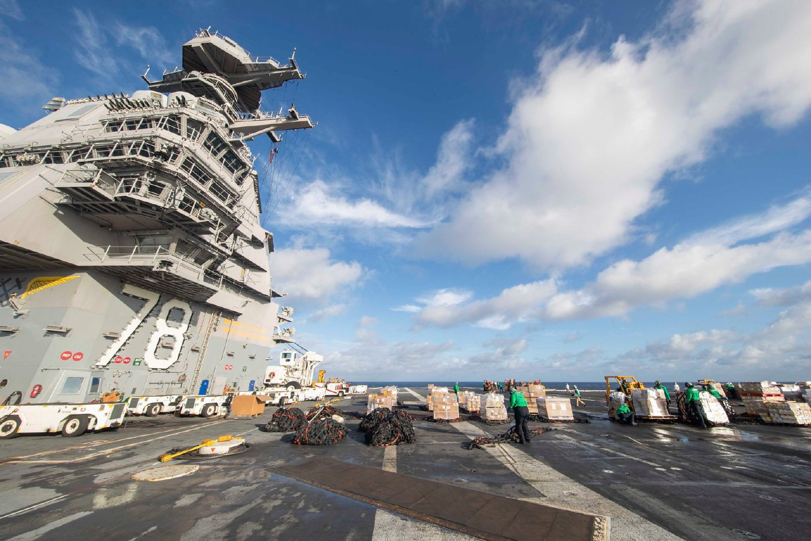 德媒忠告拜登：对中国挥舞武力大棒是必要的，