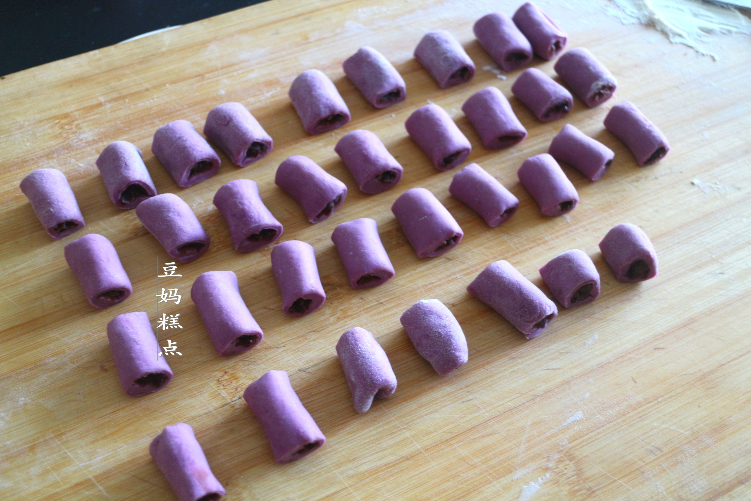 3岁孩子都爱吃的小面点，10分钟搞定，口感不比面包差