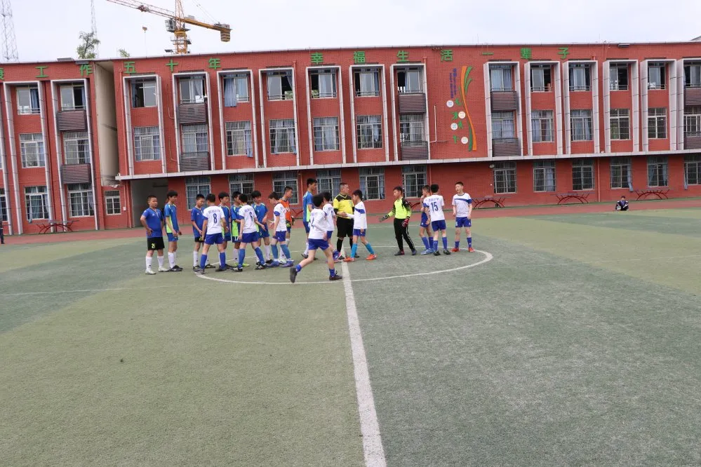 贺丨双流区彭镇小学足球队在区级足球联赛中提前锁定小组全部出线