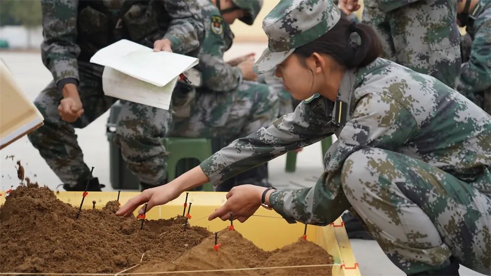 太飒了！第71集团军新毕业女排长颜值和战力齐飞