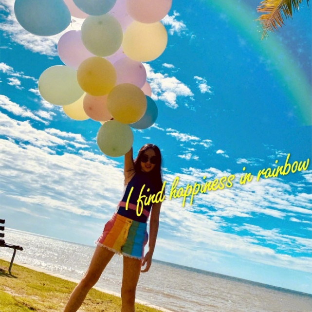 吳尊一家四口旅遊慶生，與老婆海邊擁吻甜如熱戀，浪漫幸福溢出屏