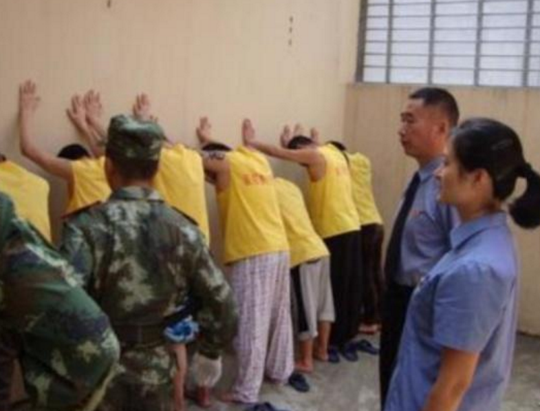 为什么监狱里有些犯人可以抽烟？过来人含泪吐