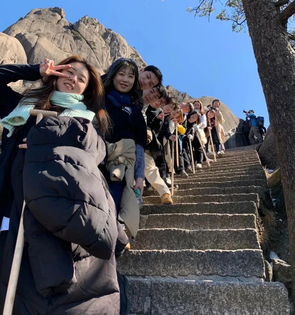 东学团建（上海校篇）|天気がいいから、登山しましょう