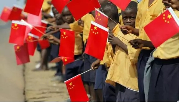 美国欠我国上万亿国债，万一赖账不还怎么办？