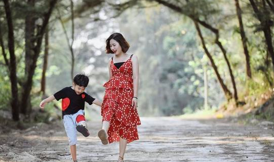 养女“戒3欲”，养儿“有3忌”，并非迷信，这么做孩子会更优秀
