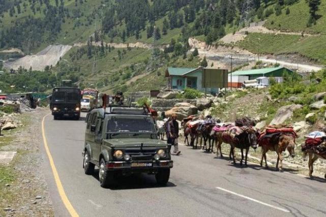 边境牧民惨遭印军忽悠，费心帮运军用物资，没得一分钱还赔了牲口