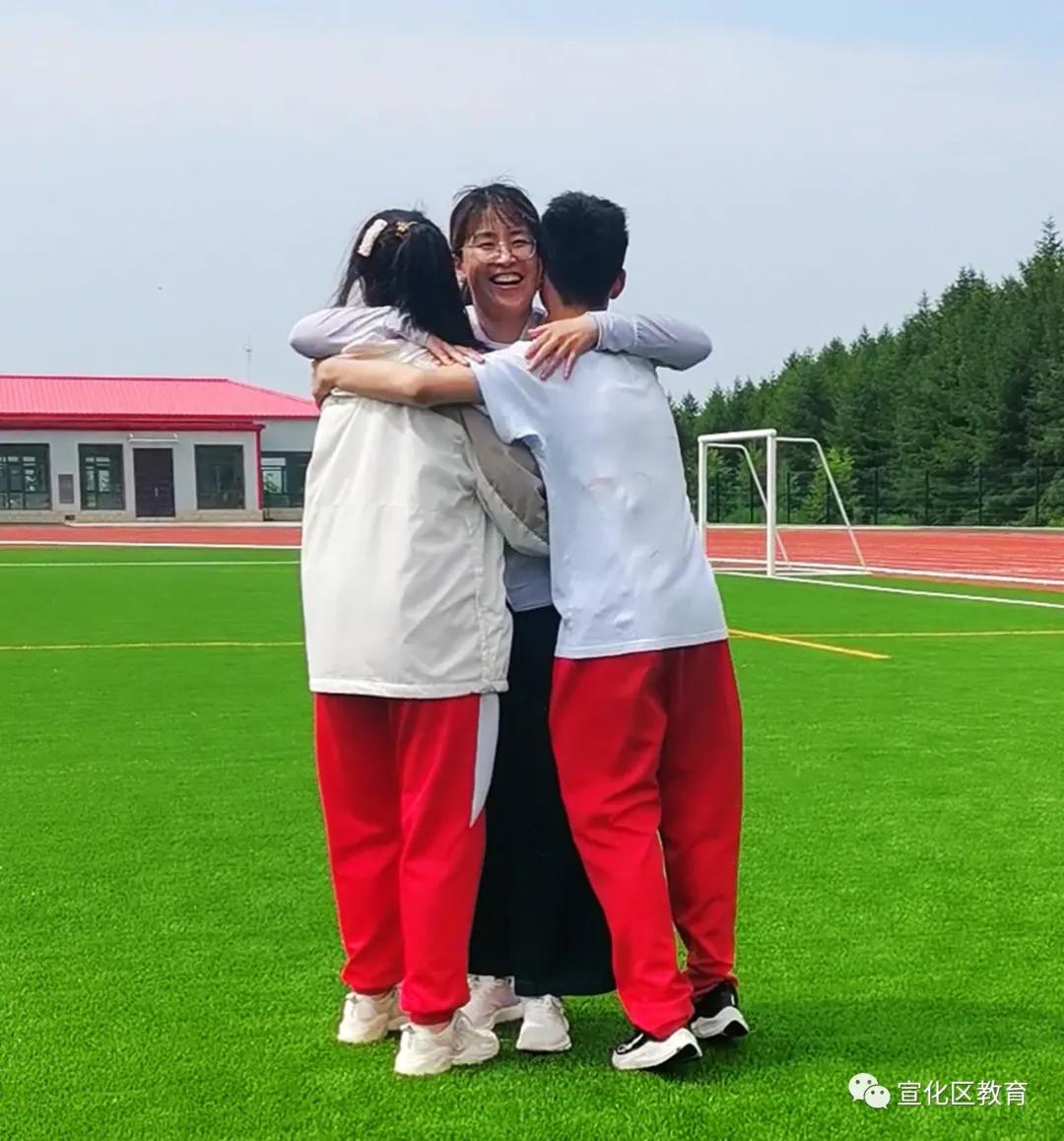 宣化區(qū)建國街小學(xué)六年級畢業(yè)典禮掠影(圖11)