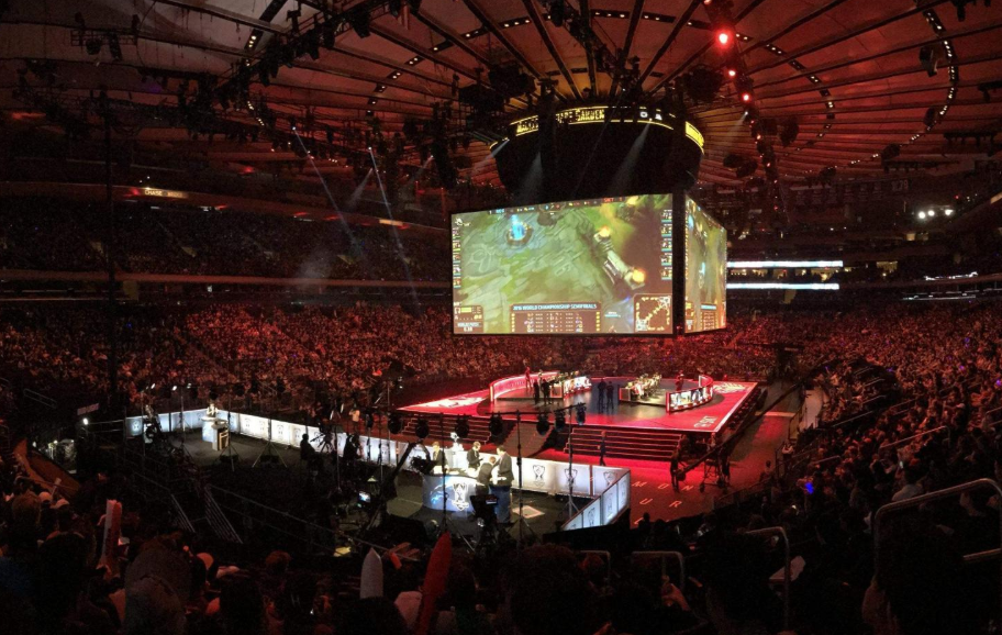 考察|邓亚萍为儿子考察电竞队 如此理智又睿智的妈真的很少见！