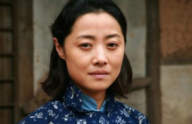 张若昀后妈刘蓓，带着二婚的孩子再嫁前夫，她的故事比想象中精彩