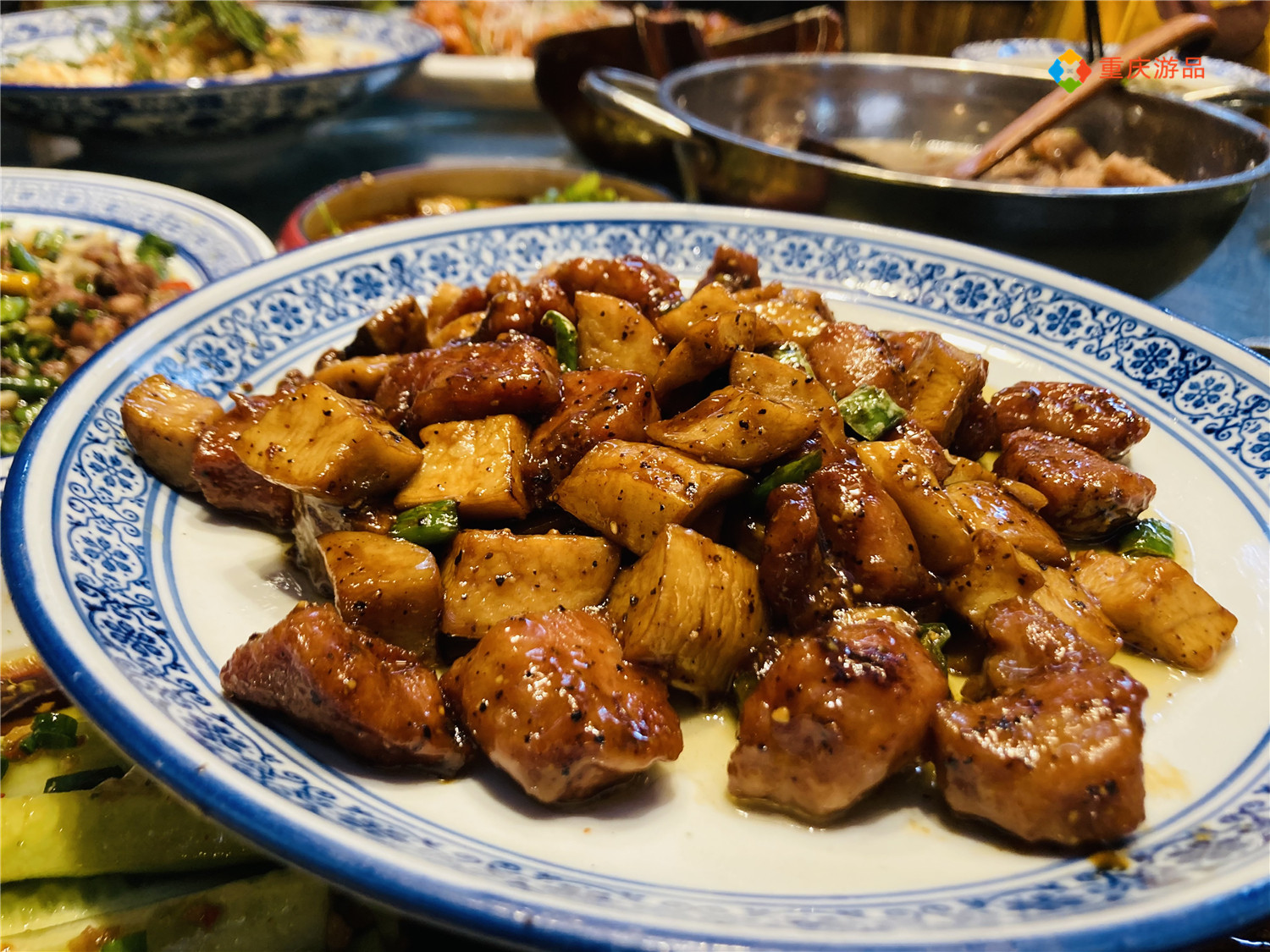 重庆方言：穿插在两顿饭之间，“打幺站”就是本地人的下午茶