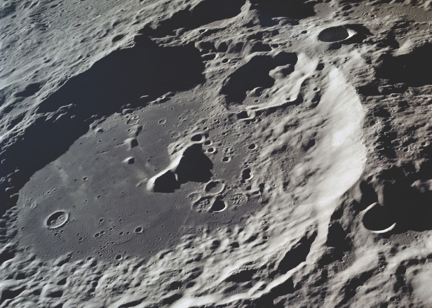 為什麽隕石坑裏都沒有隕石？被誰拿走了？