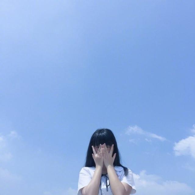 八个字的伤感句子  孤独句子简短八个字图片