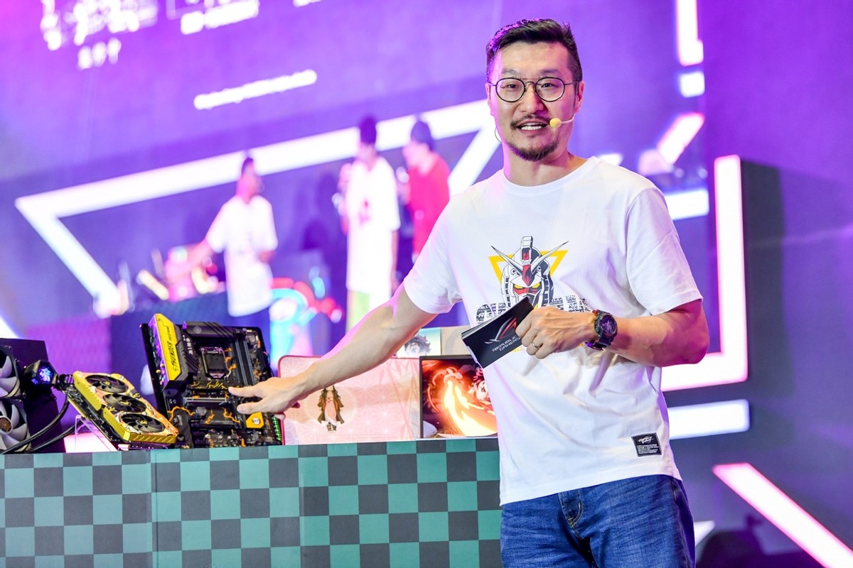 液氮超频+CF对抗赛 华硕主板引爆BW2021